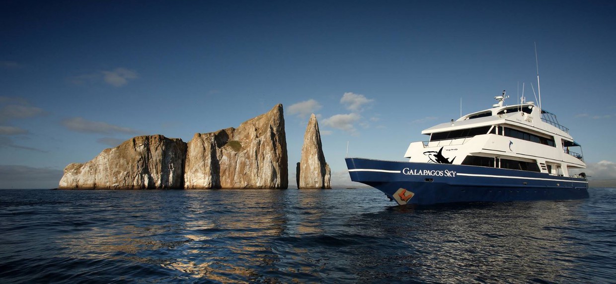 galapagos diving cruise
